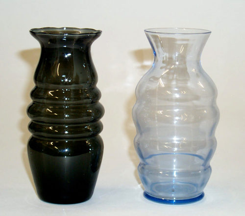 Vase 557 links und 558 rechts