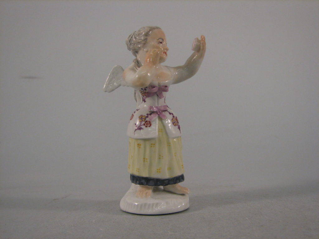 Putto als Dame mit Spiegel, sich pudernd, Porzellan, Wegely Berlin, 1751-1757