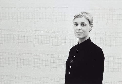 Angelika Platen (Fotograf*in), Hanne Darboven, Ausstellung Prospect, Kunsthalle Düsseldorf, 30.9. bis 12.10.1969, 1969