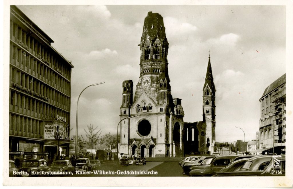 Vorderseite einer Postkarte mit der Seitenansicht des Kinos " GLORIA Palast" am Kurfürstendamm  ...