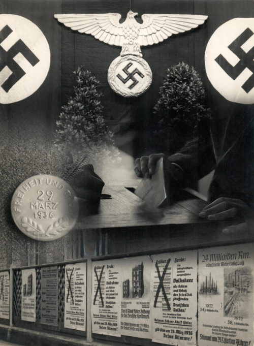 Ernst Schieron (Künstler*in), Ohne Titel (Fotomontage zu den Reichstagswahlen 1936, „Freiheit und Brot 29.März 1936“, Variation II), ca. 1936