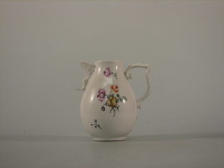 Kaffeekanne mit farbiger Blumenmalerei, Porzellan, Wegely Berlin, 1751-1757