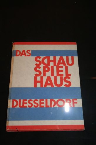 Festschrift des Freihochschulbundes Düsseldorf zum 25jährigen Bestehen des Schauspielhauses - E ...