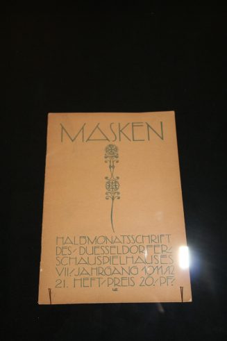 Titelgestaltung eines "Masken-Heftes" von Adolf Uzarski (1885-1970)