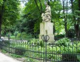 Das Maximilian-Weyhe-Denkmal im Hofgarten