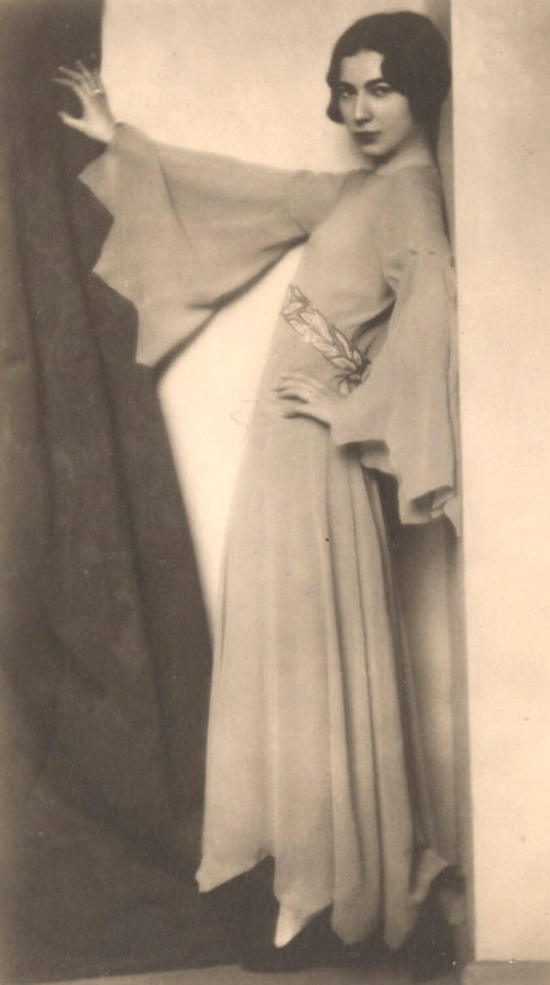 Edith Barakovitch (Künstler*in), Thea von Uyy, 1926