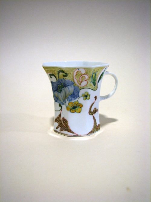 Haagsche Plateelbakkerij Rozenburg (Ausführung), Tasse mit Untertasse, um 1900