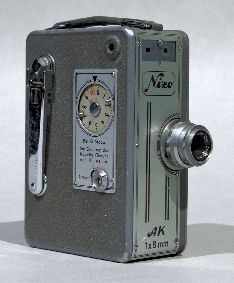 Nizo AK 1 × 8 mm, 8-mm-Film-Kamera, Niezoldi & Krämer, München, ab 1949