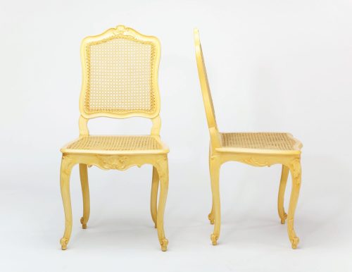 Unbekannt (Hersteller*in), Stuhl mit Geflecht und Schnitzereien, 1760-1770