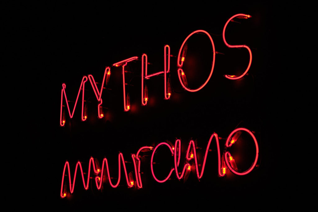 Neon-Schriftzug „Mythos Murano“