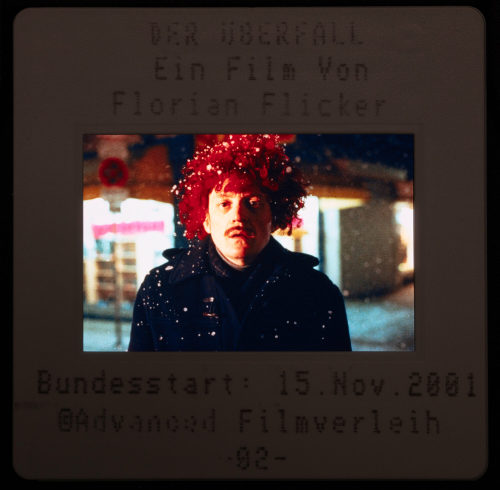 ÜBERFALL, DER, 2001