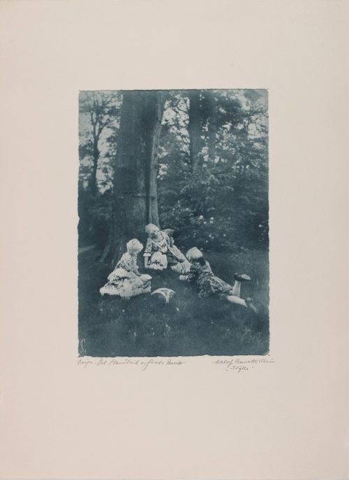 Jakob Groos-Benrath (Fotokünstler*in), „Idylle“ aus der Mappe Öldrucke Schloss-Spiele, 1925