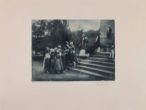 Jakob Groos-Benrath (Fotokünstler*in), „Der Schulmeister“ aus der Mappe Öldrucke Schloss-Spiele, 1925
