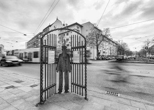 Thomas Stelzmann (Fotograf*in), Erinnerungszeichen an die Düsseldorfer KZ Außenlager. Lager Bertha II, 2024