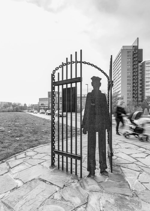 Thomas Stelzmann (Fotograf*in), Erinnerungszeichen an die Düsseldorfer KZ Außenlager., 2024