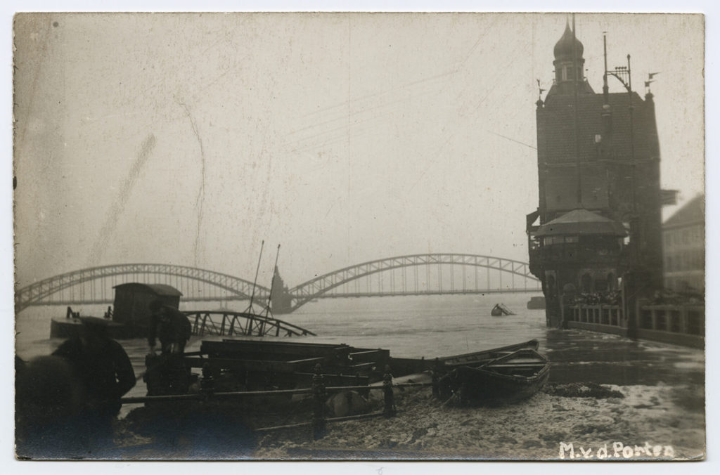 Überschwemmung, Oberkasseler Brücke
