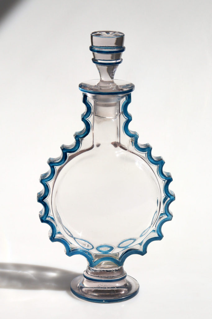 Parfumflakon "Requête" (Antrag)