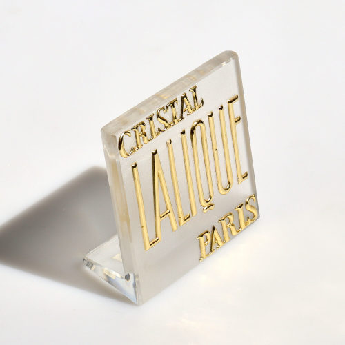 Maison Lalique (Ausführung), Firmenschild "Cristal Lalique Paris", ca. 1940–1960