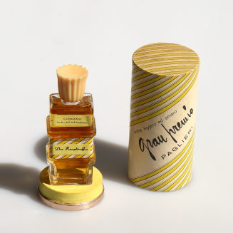 Parfumflakon "Gran Premio" bzw. "Der Haupttreffer" mit Verpackung