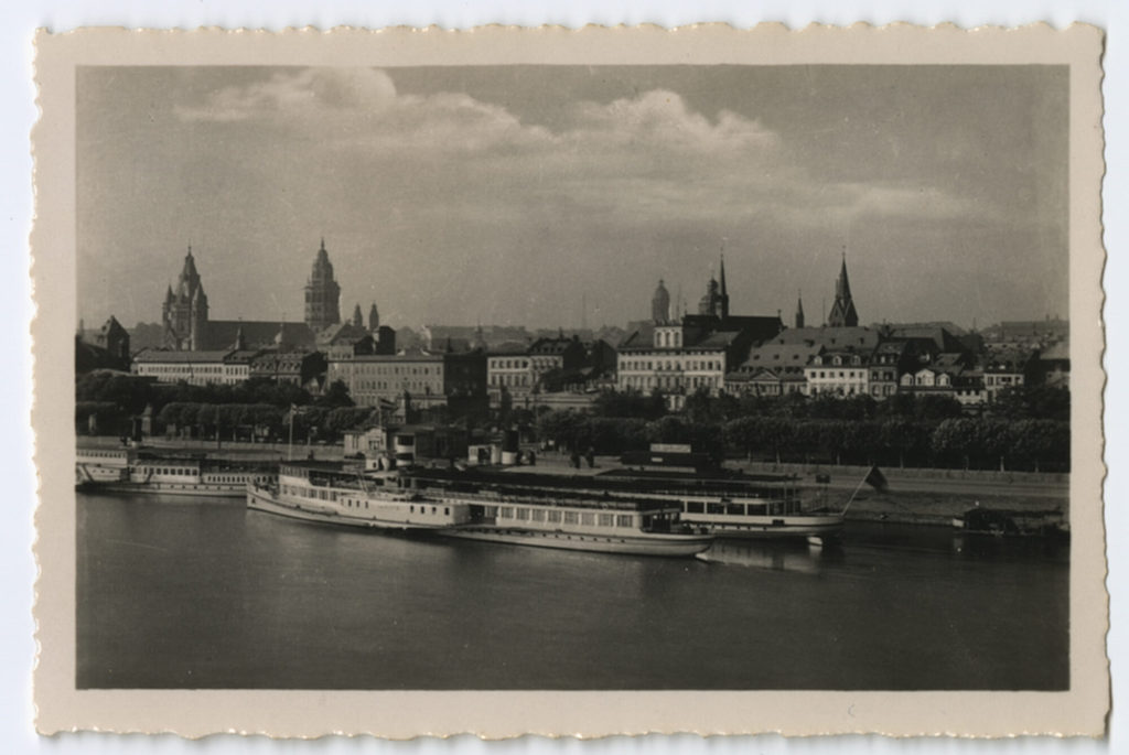 Mainz. Rheinufer