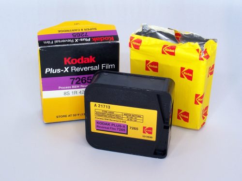 Kodak Plus-X Reversal, Kassette mit panchromatischem Super-8-S/W-Umkehrfilm, USA / Chalon-sur-S ...