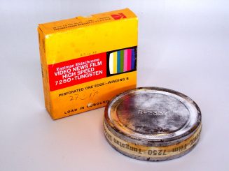 Eastman Ektachrome Video News Film High Speed 7250, 16 mm-Farb-Umkehrfilm für den Einsatz in Si ...
