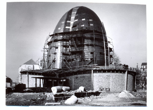 Ruth Lauterbach-Baehnisch (Fotograf*in), Düsseldorf, Rochuskirche im Bau, um 1954