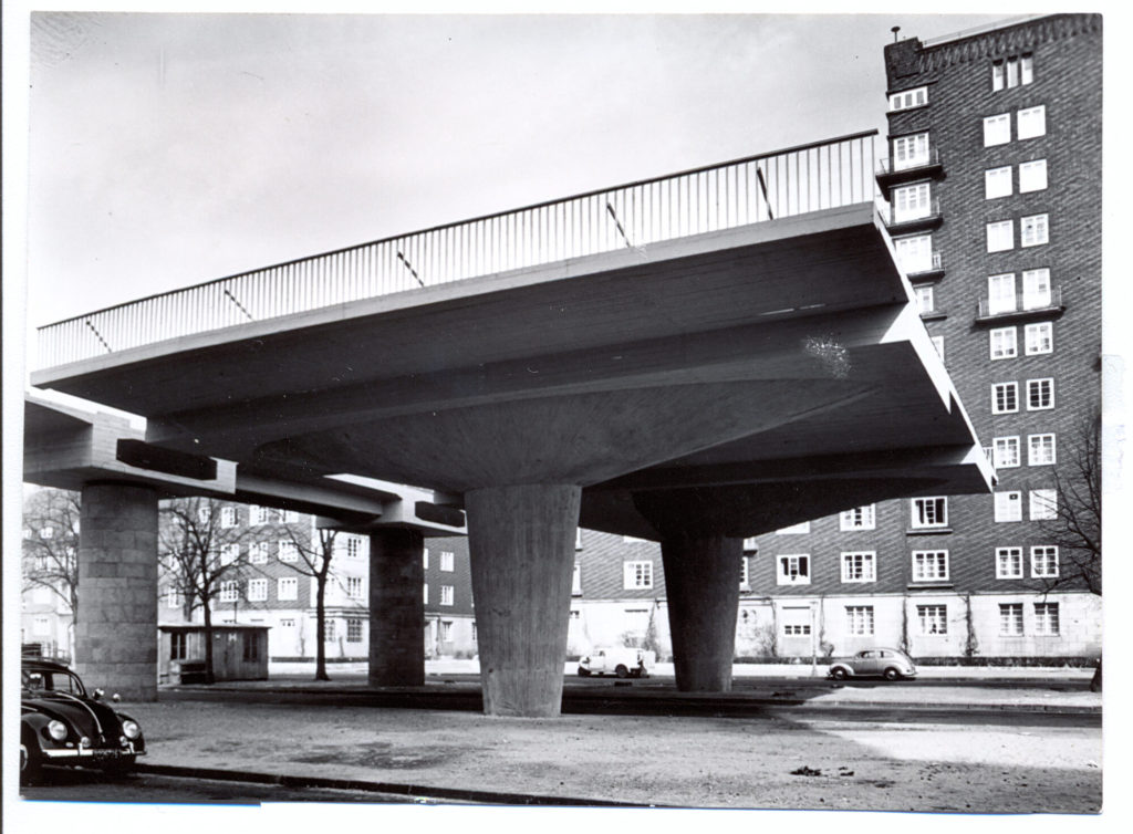 Düsseldorf, Theodor Heuss-Brücke im Bau