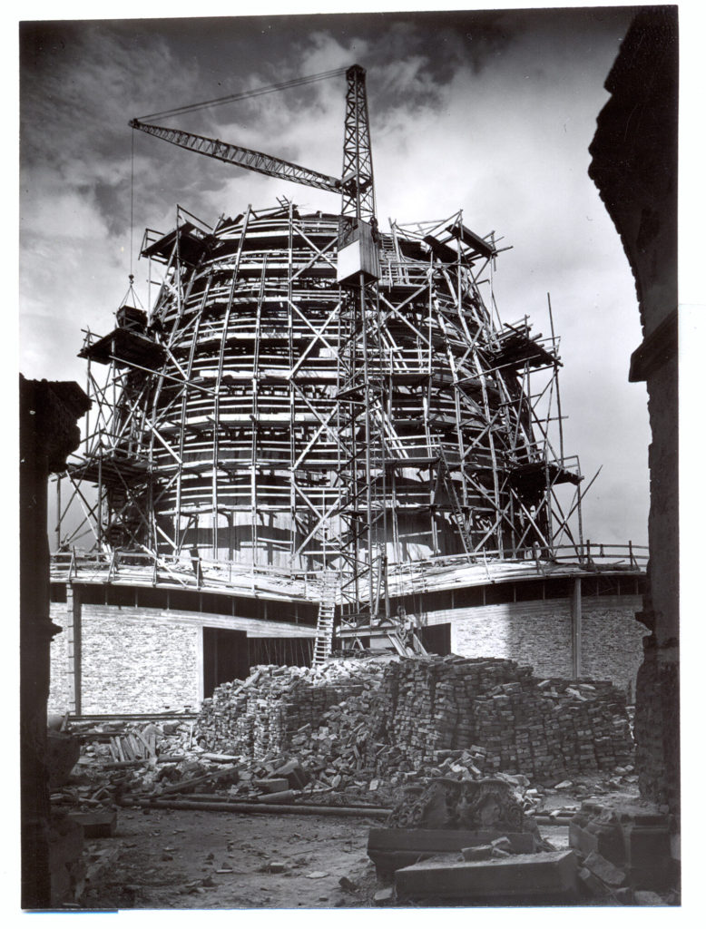 Düsseldorf, Rochuskirche im Bau