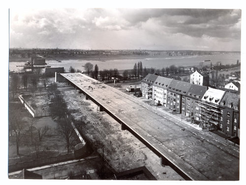 Ruth Lauterbach-Baehnisch (Künstler*in), Baustelle Nordbrücke, 1950er Jahre