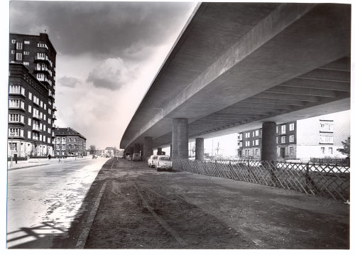 Ruth Lauterbach-Baehnisch (Künstler*in), Fertiges Segment der Nordbrücke, vor 1957