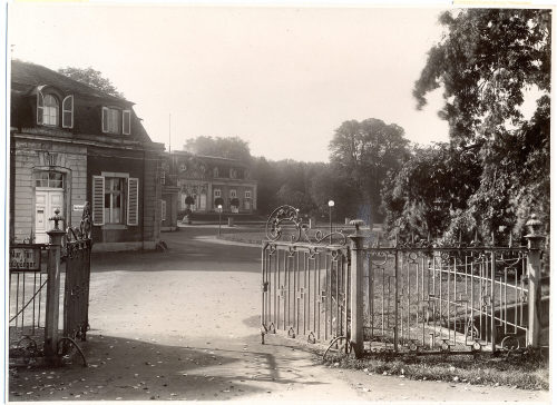 Julius Söhn (Künstler*in), Schloß Benrath, nicht datiert