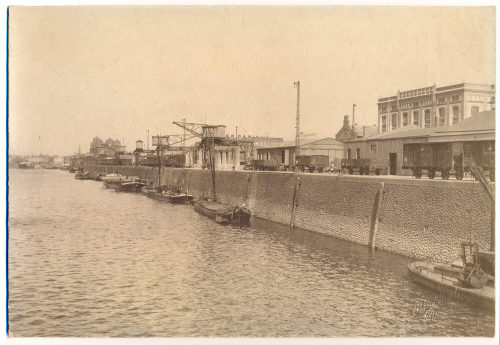 Peter Hubert Höltgen (Fotograf*in), Düsseldorfer Hafen - Handelshafen, östliche Seite, um 1900