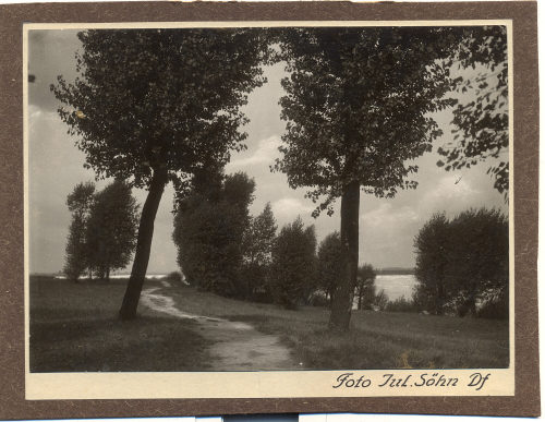 Julius Söhn (Fotograf*in), Mönchenwerth, um 1900 ?