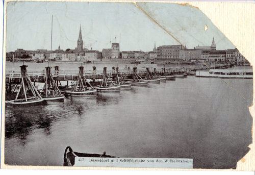 Unbekannt (Fotograf*in), Düsseldorf und Schiffsbrücke von der Wilhelmshöhe, Anfang 20. Jahrhundert