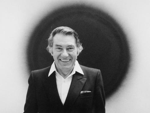 Benjamin Katz (Fotograf*in), Otto Piene in der Royal Academy, 1985