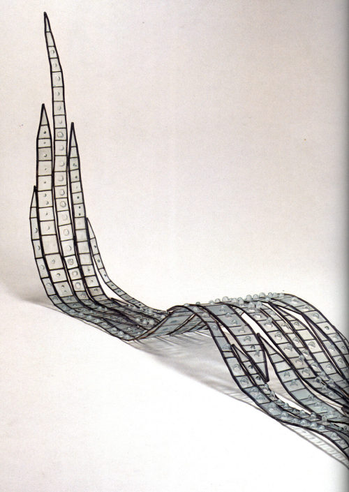 Harumi Yukutake (Entwurf), Ohne Titel (Welle), 1997