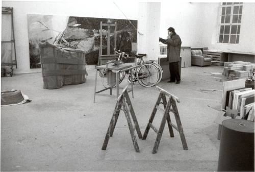 Benjamin Katz (Fotograf*in), Gerhard Richter im Atelier, ca. 1995