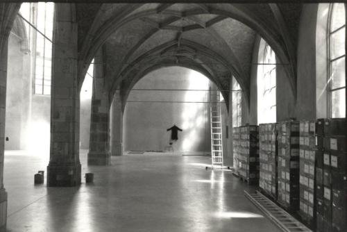 Benjamin Katz (Fotograf*in), Ausstellung Christian Boltanski, Kunst-Station Sankt Peter, Köln
, 2001