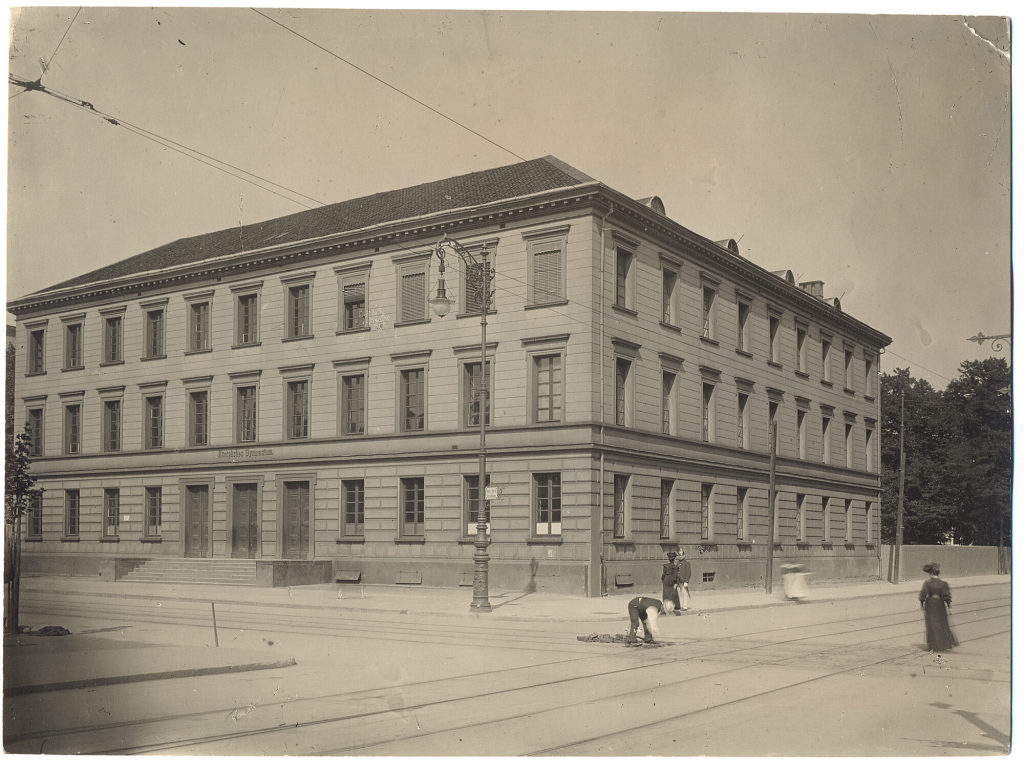 Königliches Gymnasium Alleestrasse, heute Kaufhof Olbrich-Bau