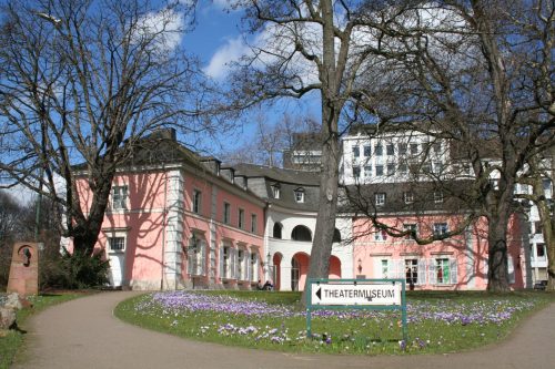 Theatermuseum Düsseldorf, Außenansicht Haupteingang Hofgartenseite