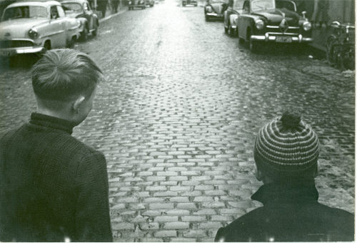 Dirk Alvermann (Fotograf*in), Radschläger, Altstadt Düsseldorf, 1956