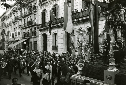 Dirk Alvermann (Fotograf*in), Prozession zu Mariä Himmelfahrt, Sevilla, 1957