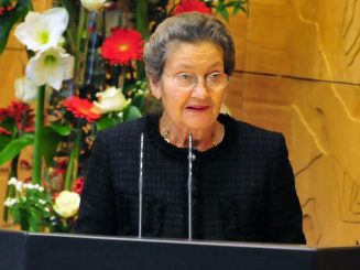 Simone Veil bei der Dankesrede zum Heine-Preis 2010, Düsseldorf Rathaus