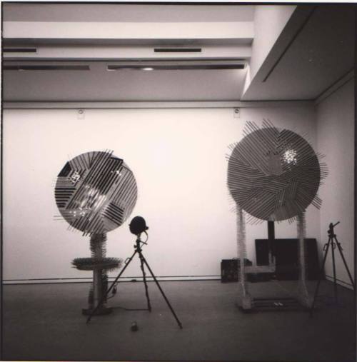 Erika Kiffl (Fotograf*in), Lichtraum (Hommage à Fontana) von Günther Uecker, Otto Piene und Heinz Mack, Kunstmuseum Düsseldorf, 1992