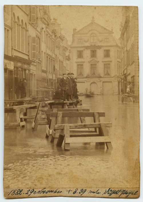 Unbekannt (Künstler*in), Hochwasser in Düsseldorf, 29.11.1882