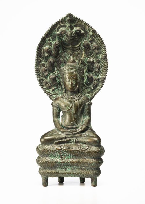 Buddha Muchalinda auf Naga-Thron, Wohl 12. Jahrhundert