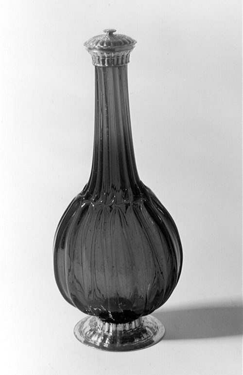 Unbekannt (Ausführung), Rubinglasflasche, Um 1700