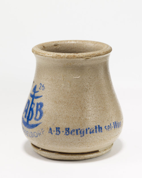 Senffabrik Bergrath (Hersteller*in), Senftöpfchen "A.B.Bergrath sel. Wwe.", nach 1817