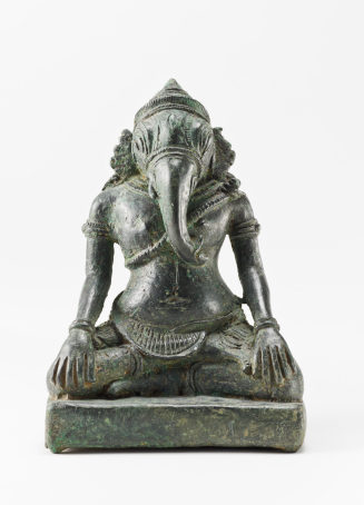 Sitzender Ganesha auf einem Sockel